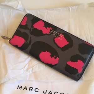 MARC JACOBS Printed Divine Leopard Long Wallet